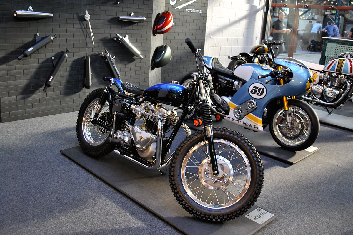 Brat scrambler tracker café racer