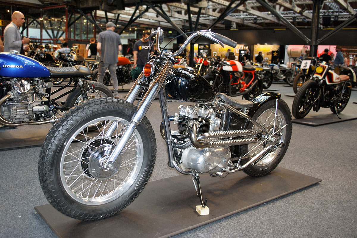 Triumph Daytona 500 british bobber