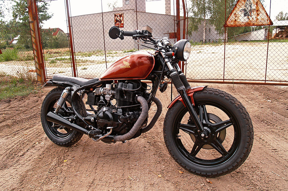 Honda CM 400 T brat bobber