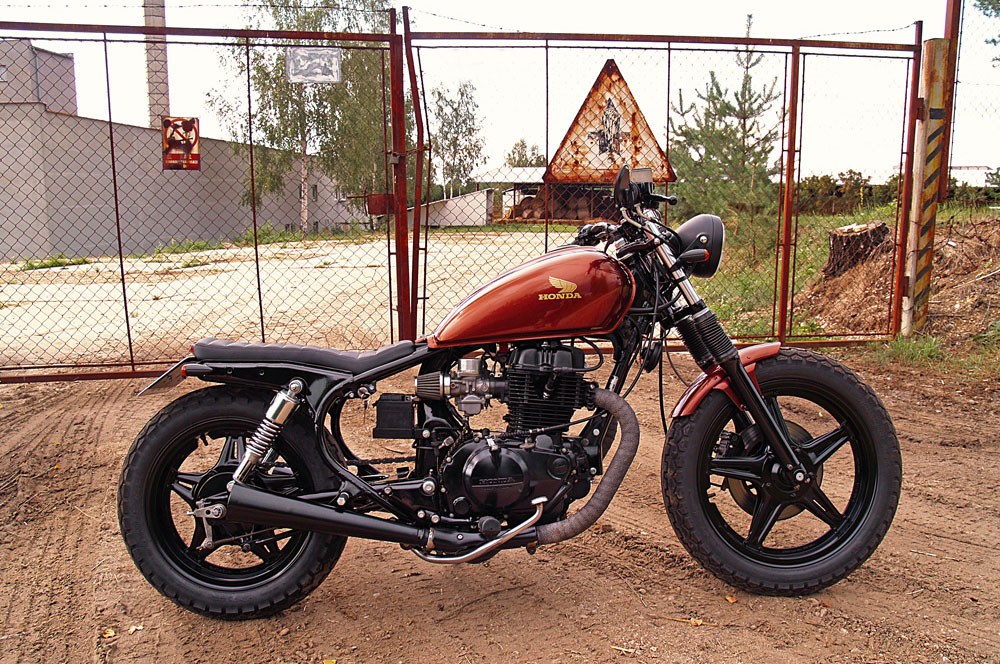 Honda CM 400 T brat bobber