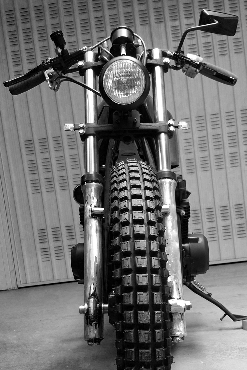 Kawasaki Z400 brat style
