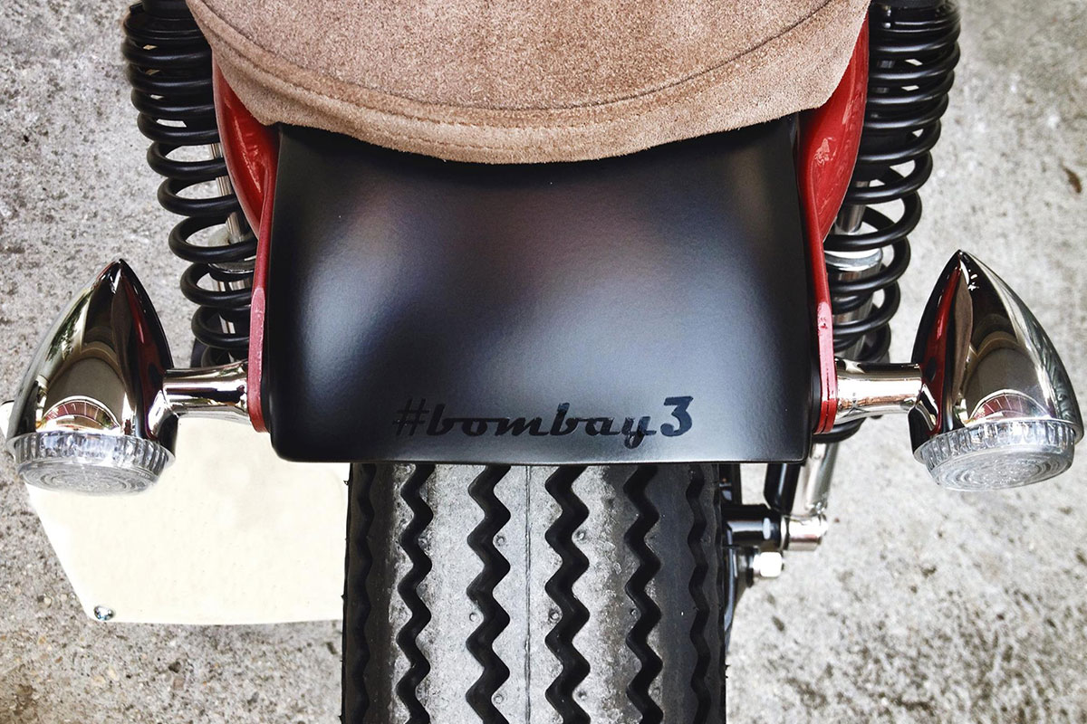 fari posteriori con frecce stile Harley-Davidson bobber cafe racer