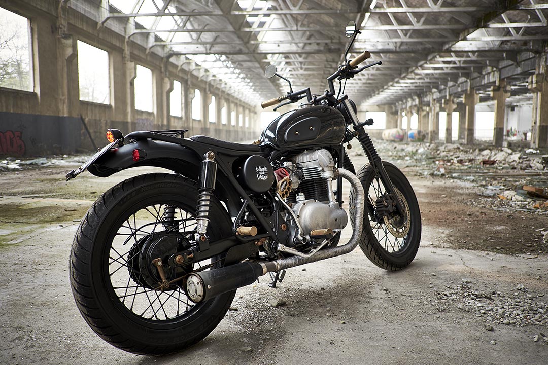 Kawasaki W650 brat style