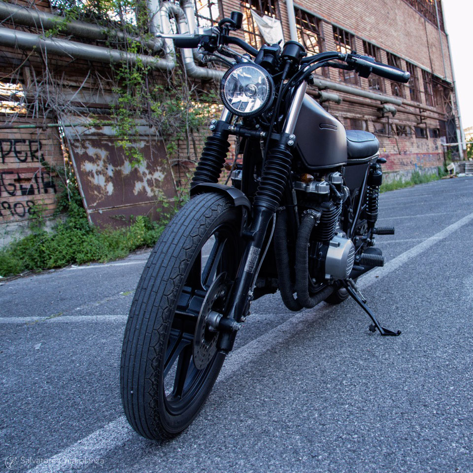 Kawasaki Z550 brat style