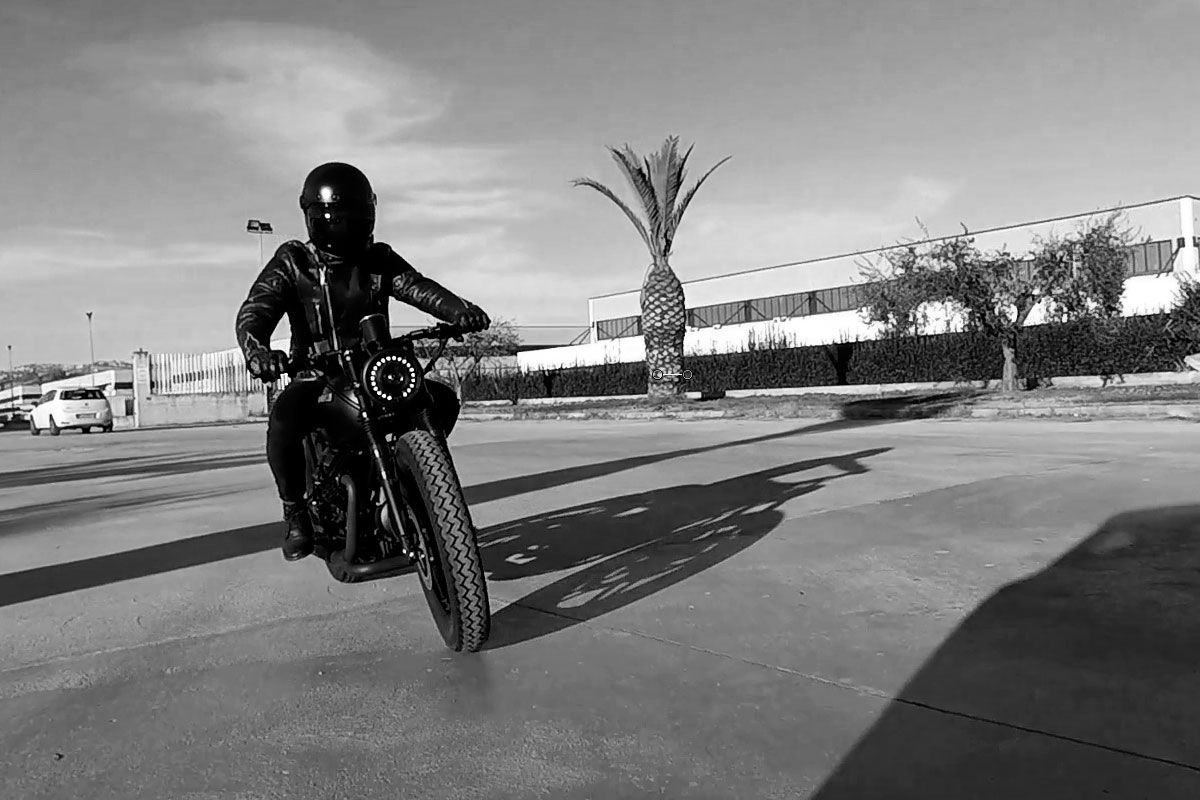 Moto Guzzi V35C brat style