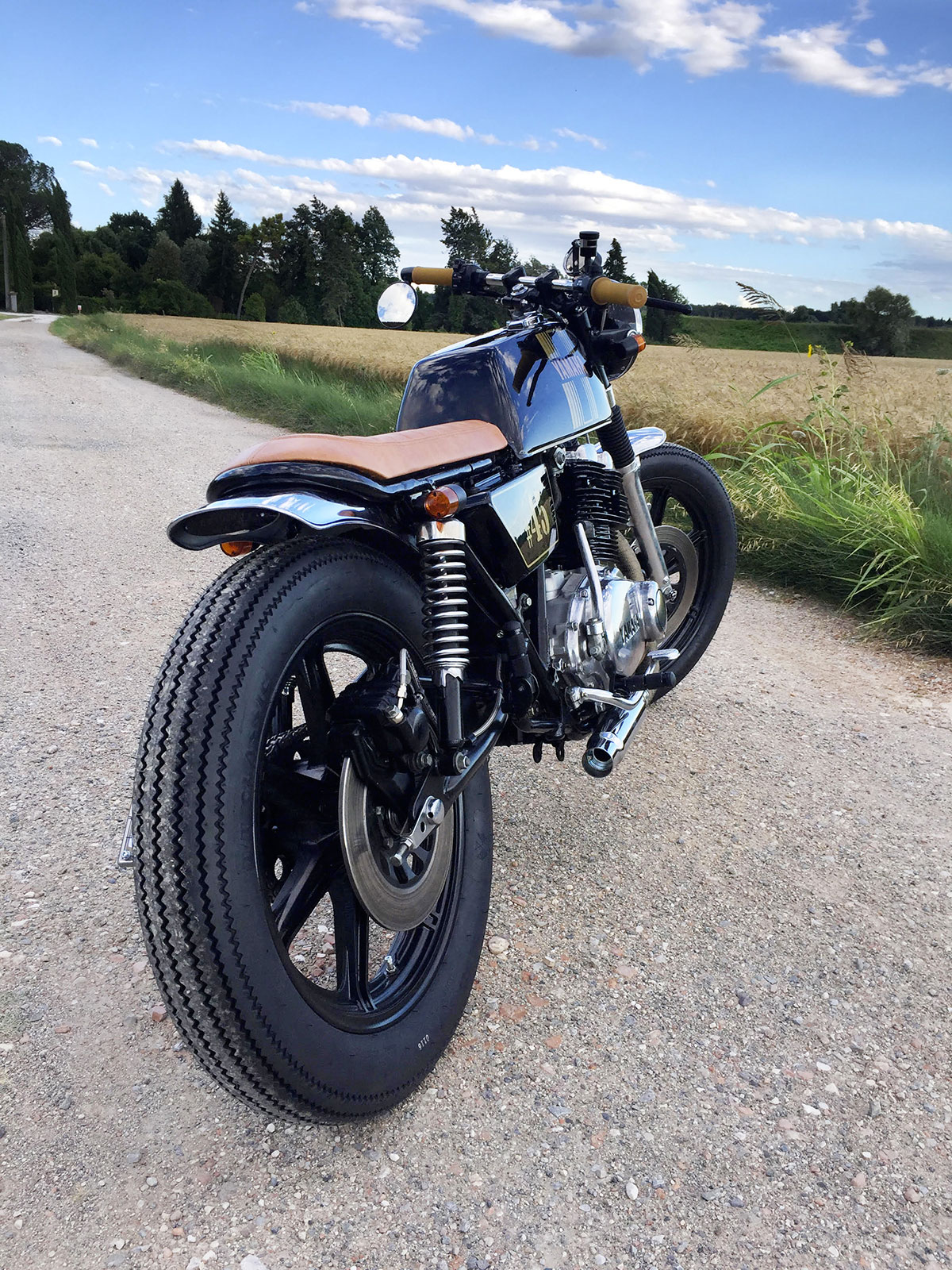Gomme Coker Classic Yamaha XS brat style