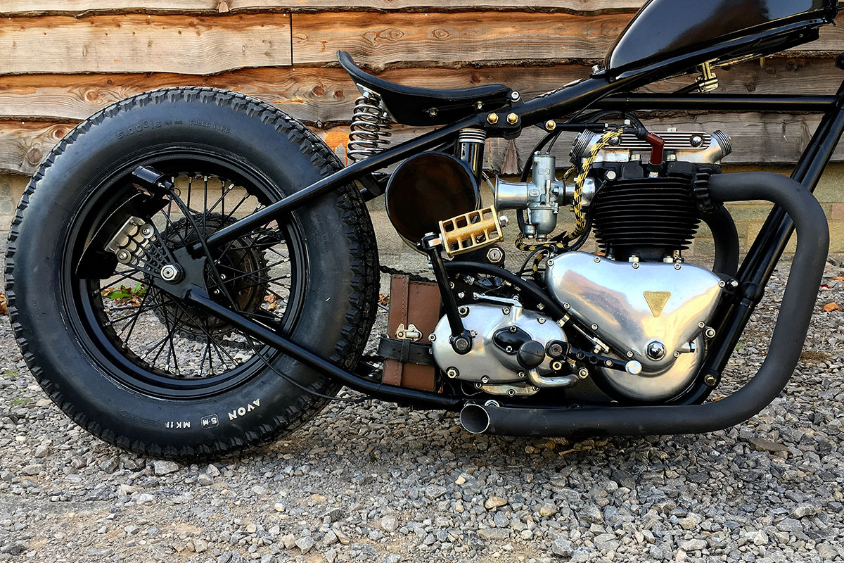 Vano vatteria in pelle Triumph 650 bobber