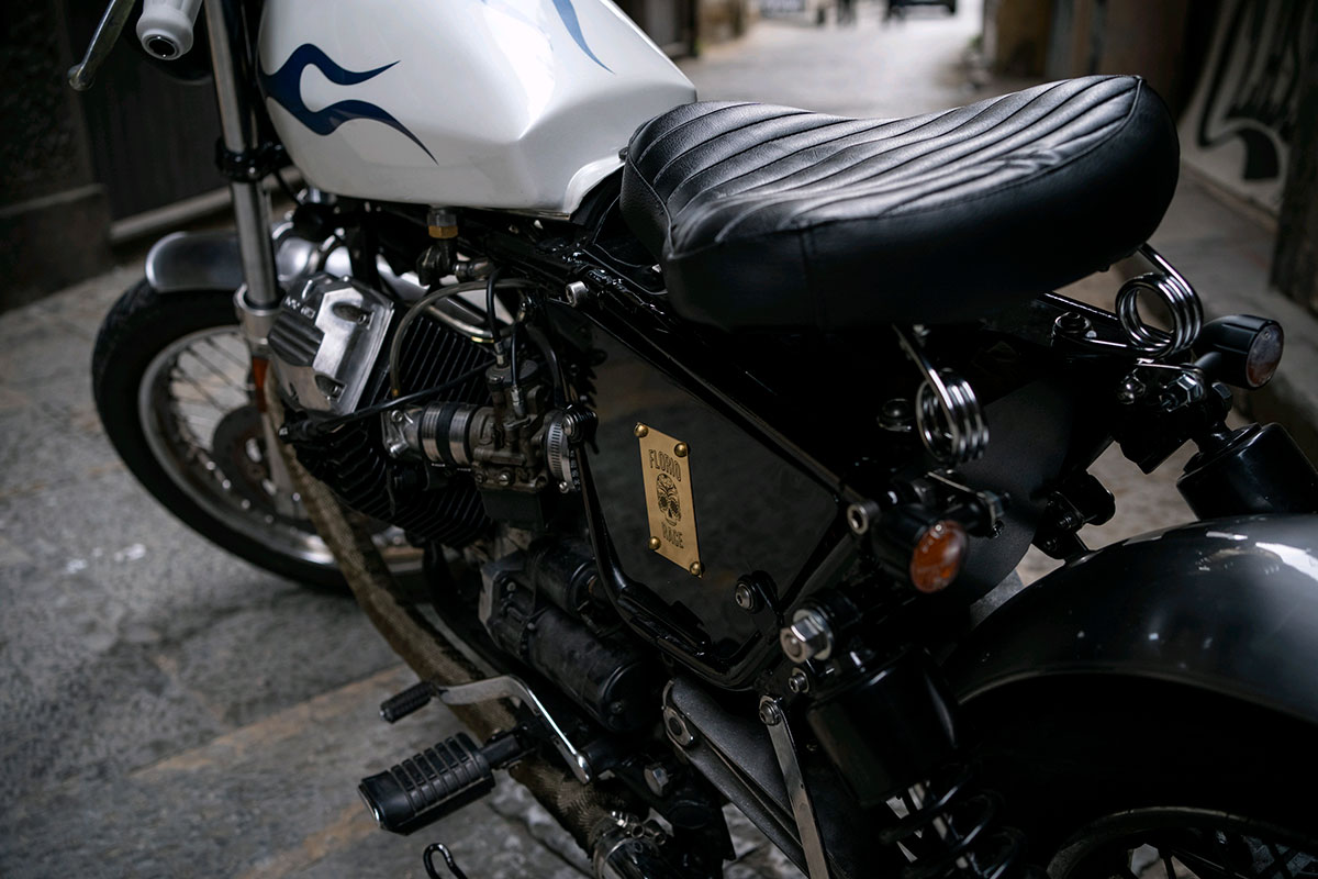 Sella stile anni 40 Moto Guzzi Nevada bobber