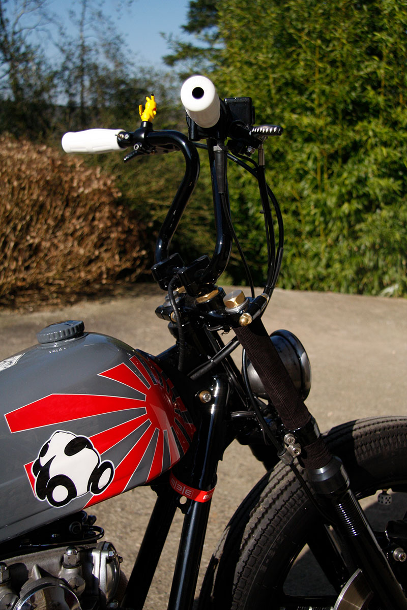Serbatoio dipinto a mano con decoro brat bobber