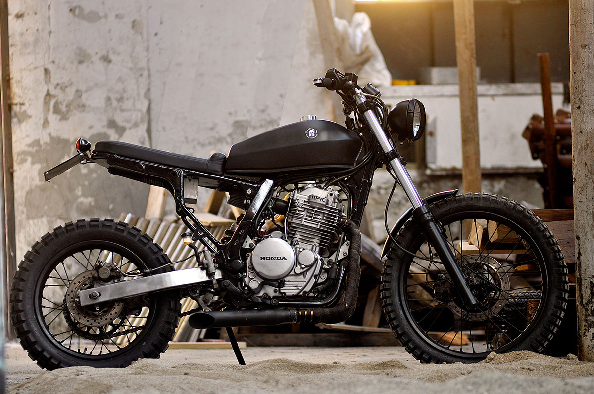 Honda Dominator brat scrambler