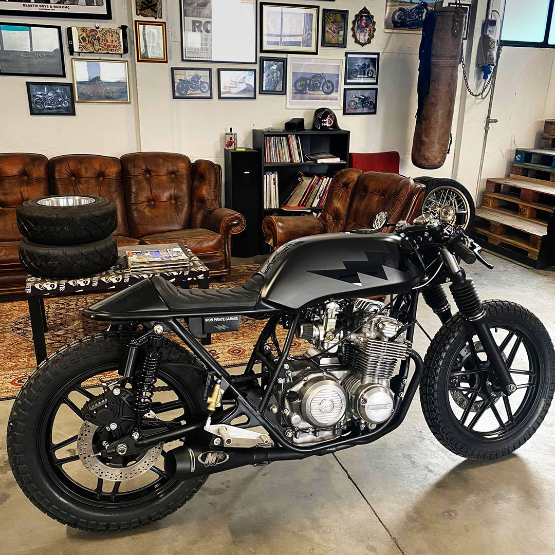 Benelli Quattro brat café racer